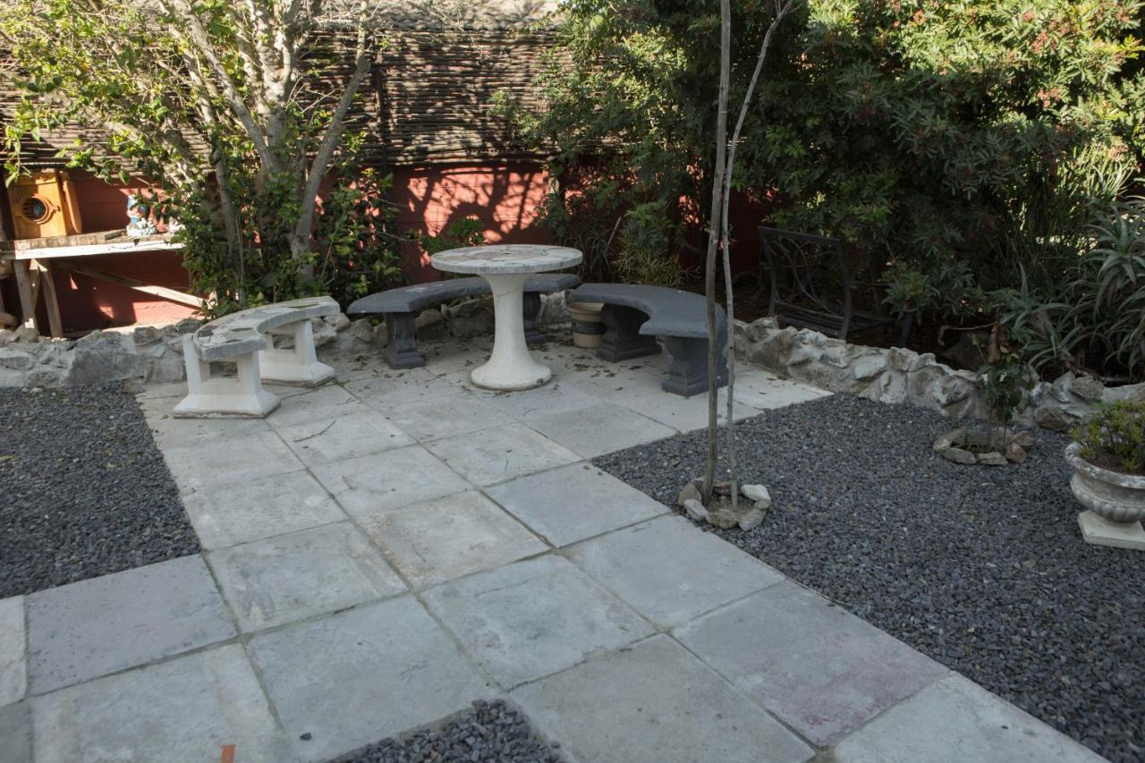 Peaceful 1-Bedroom Flatlet, 10 Min From The Beach Кейптаун Екстериор снимка