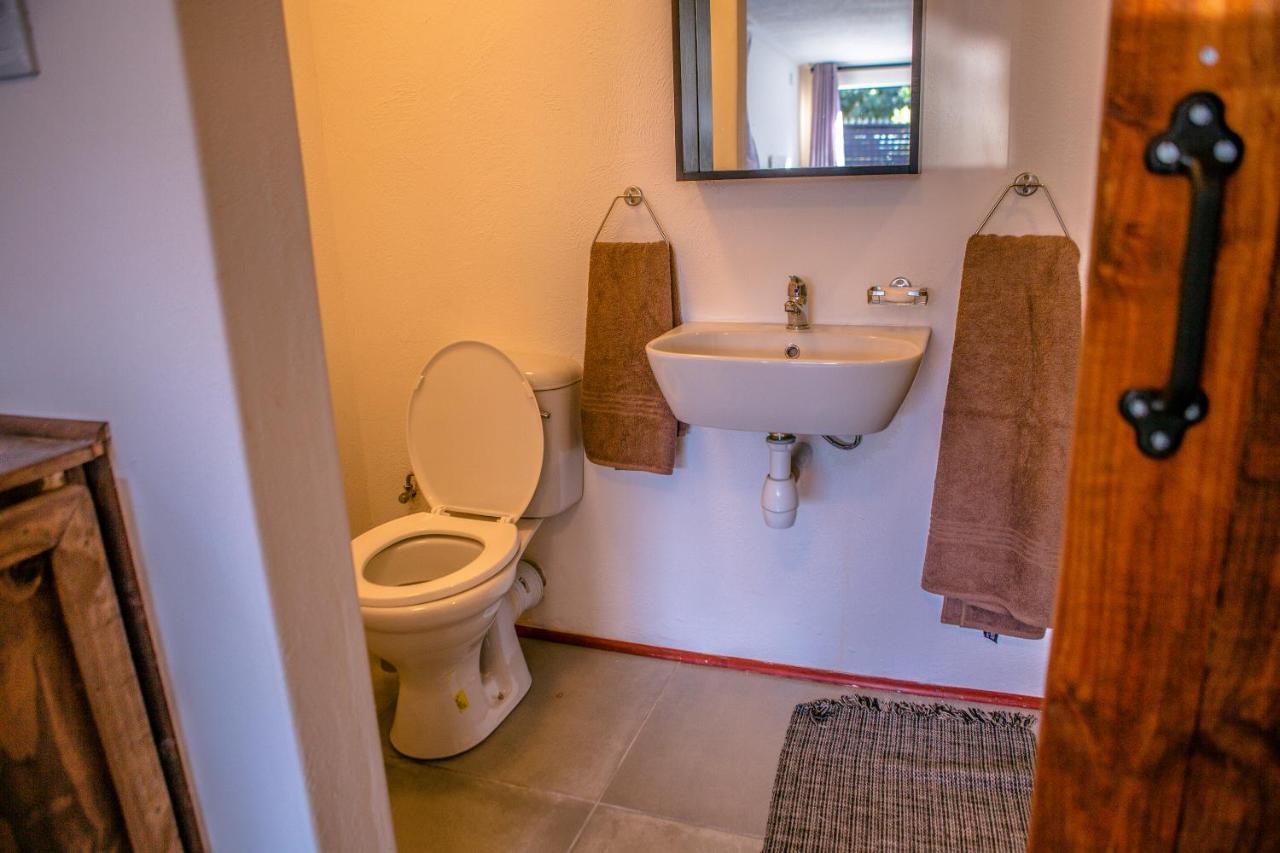 Peaceful 1-Bedroom Flatlet, 10 Min From The Beach Кейптаун Екстериор снимка