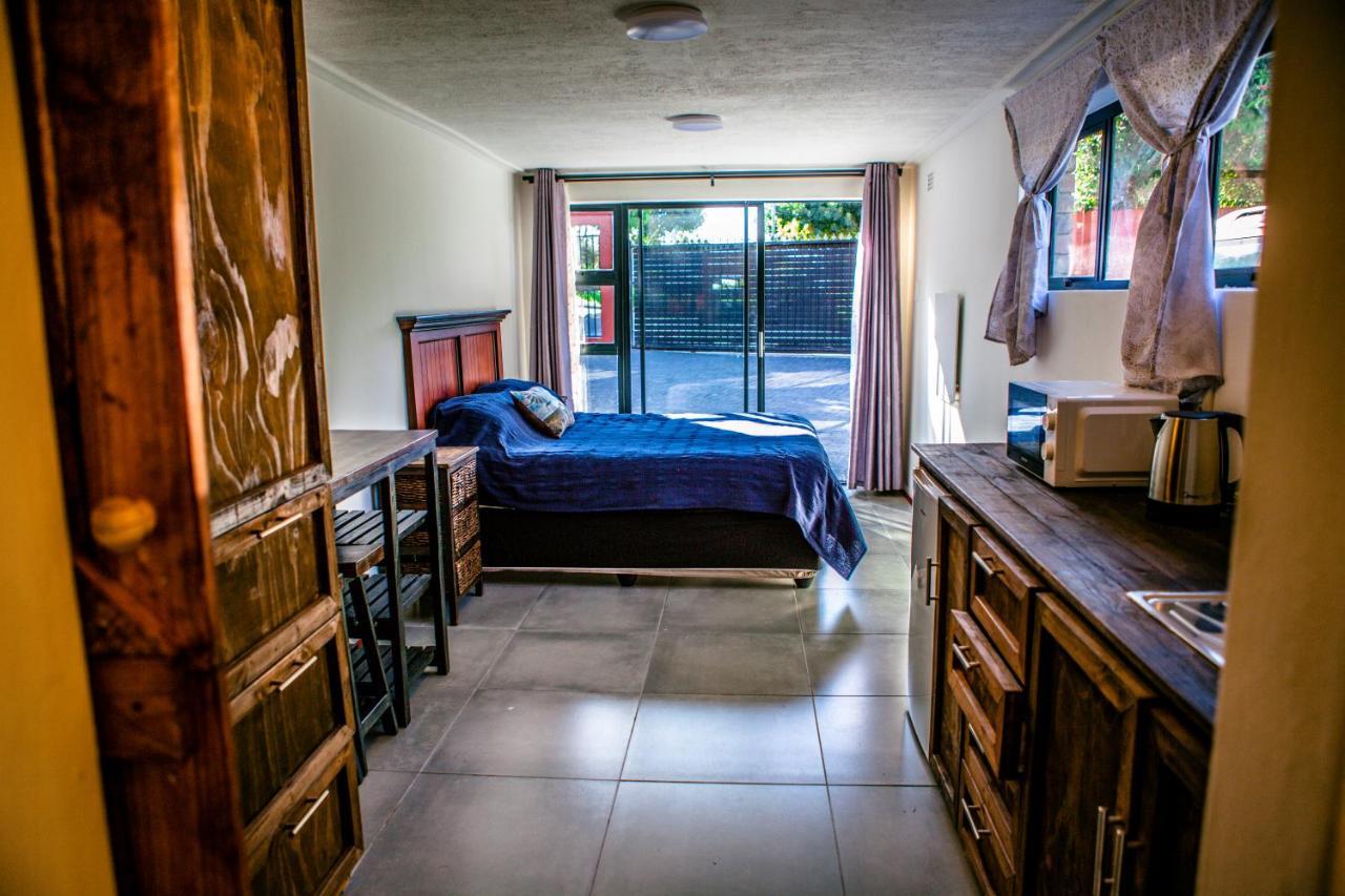 Peaceful 1-Bedroom Flatlet, 10 Min From The Beach Кейптаун Екстериор снимка